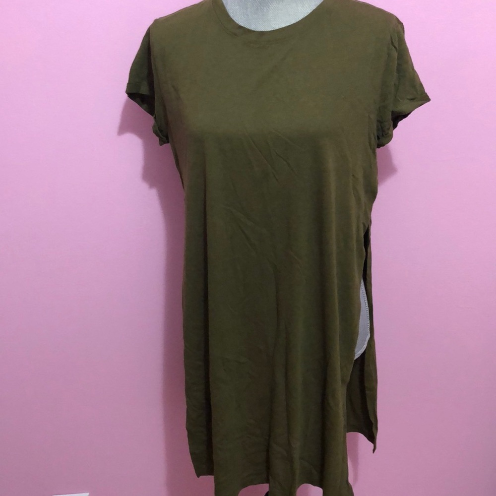 Top with opened side slits brand new